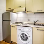Guesthost - Quiet And Peaceful - Apartament *
