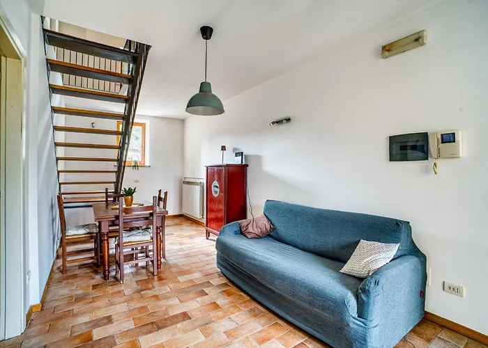 Guesthost - Quiet And Peaceful -