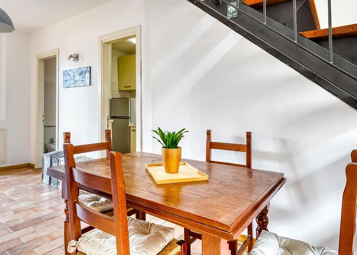 Guesthost - Quiet And Peaceful - *