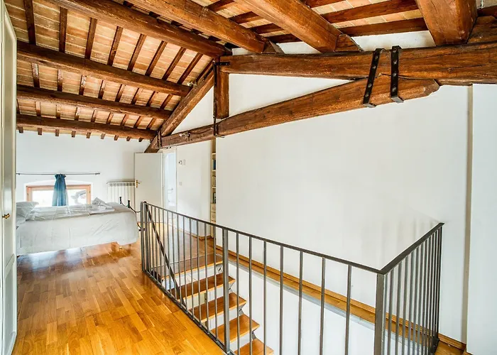 Guesthost - Quiet And Peaceful - *